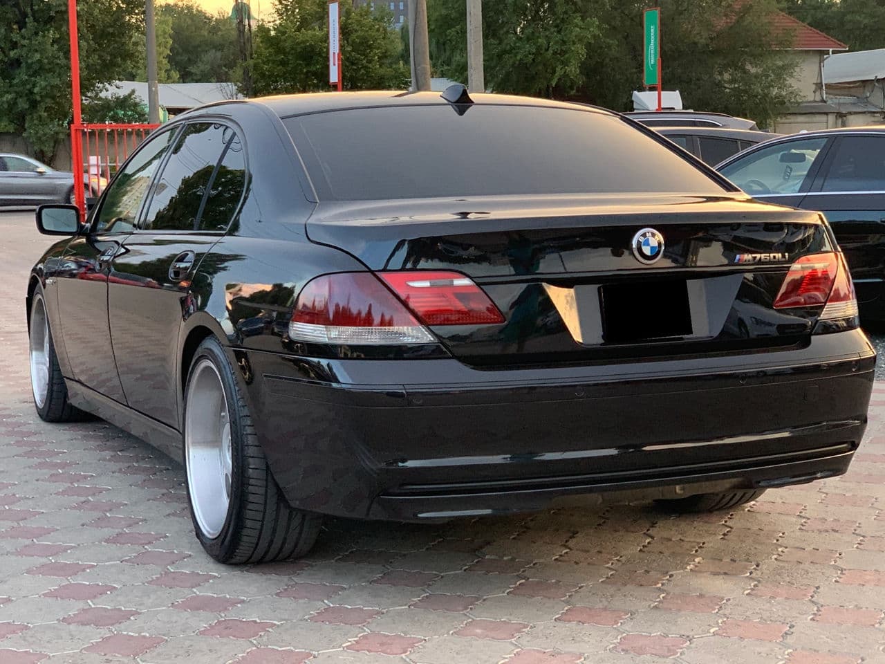 BMW 760 2004 — Миниатюра 2