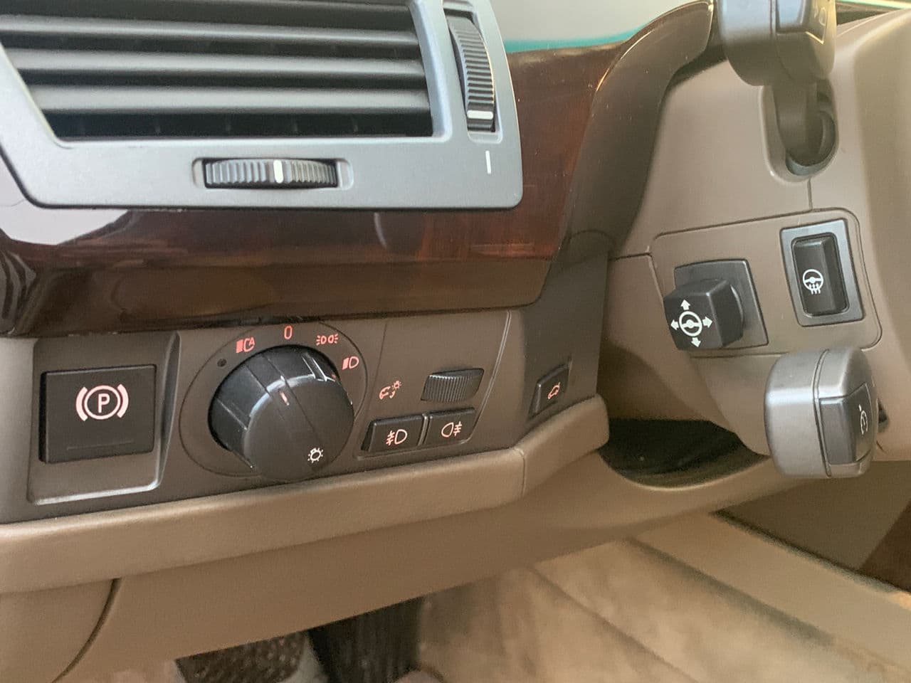 BMW 760 2004 — Миниатюра 8