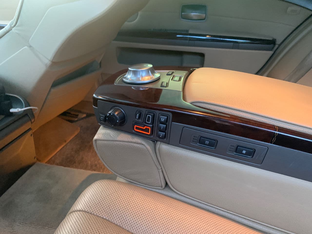 BMW 760 2004 — Миниатюра 17