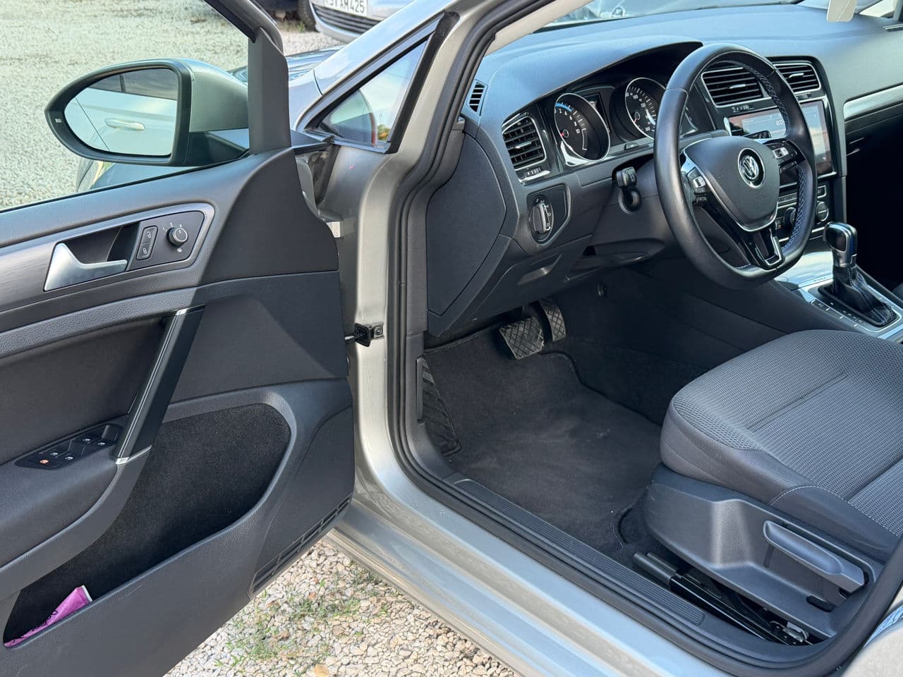 Volkswagen e-Golf 2018 — Миниатюра 6