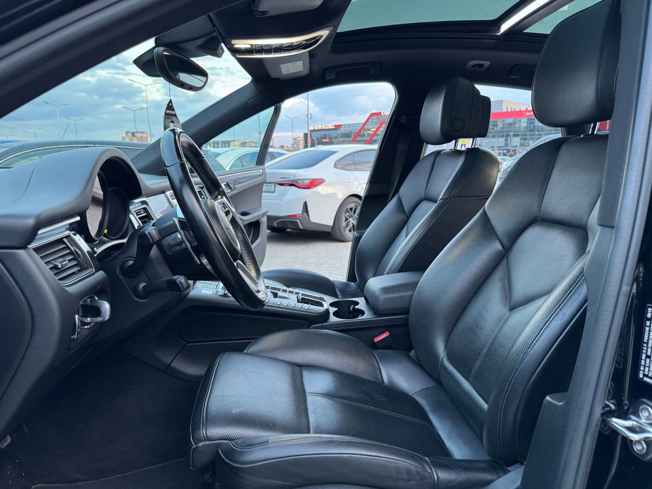 Porsche Macan 2018 — Миниатюра 5