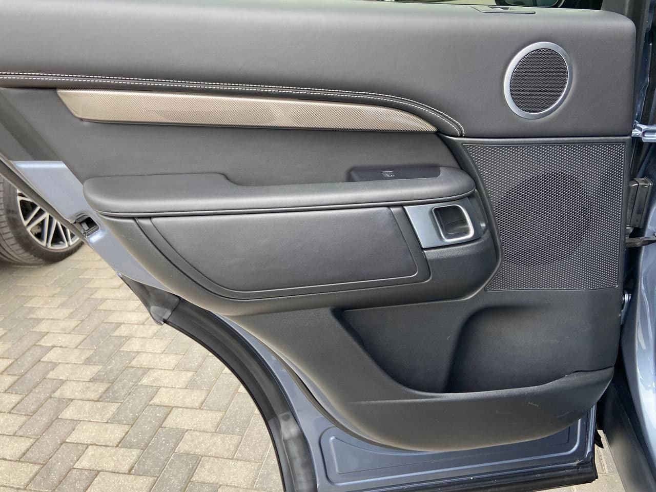 Land Rover Discovery 2019 — Миниатюра 17
