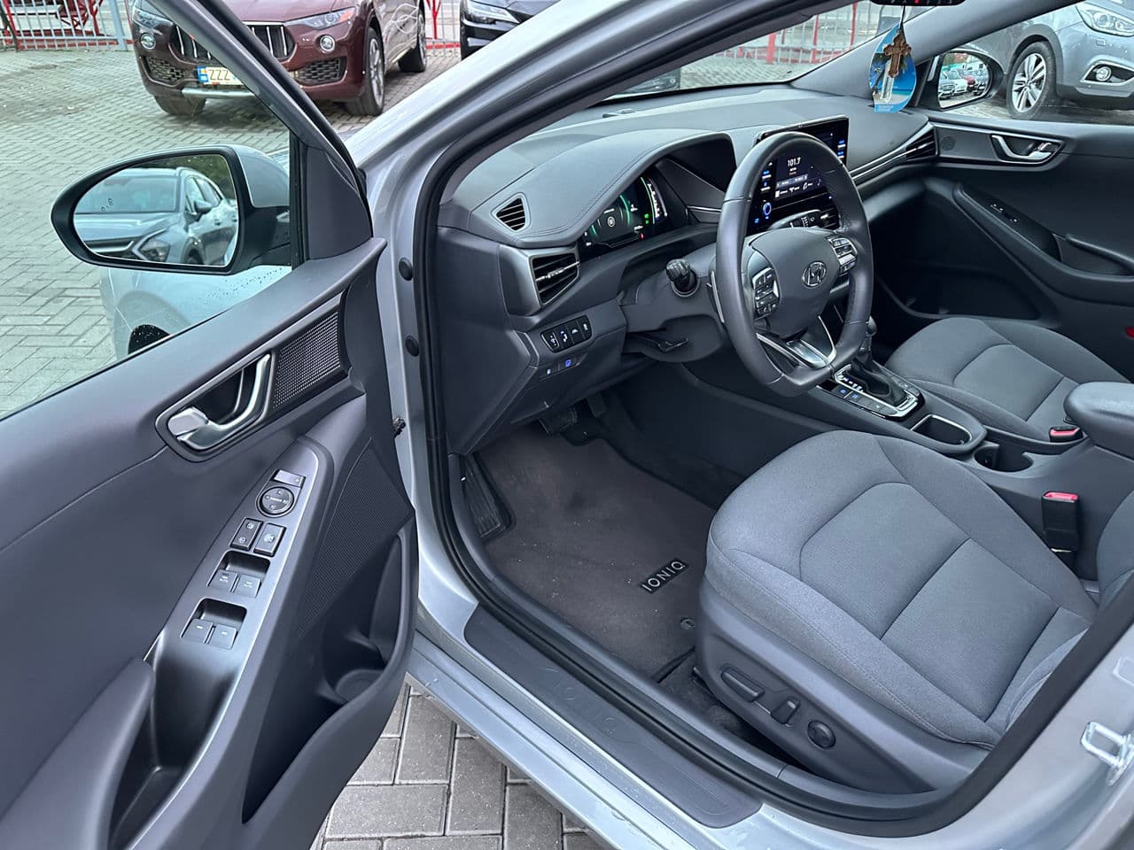 Hyundai Ioniq 2021 — Миниатюра 7