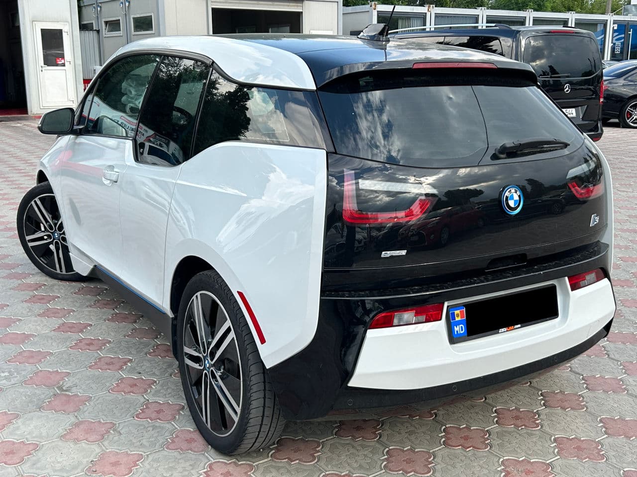 BMW i3 2016 — Миниатюра 3