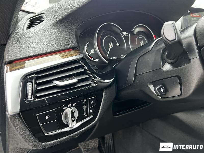BMW 530e 2018 — Миниатюра 17