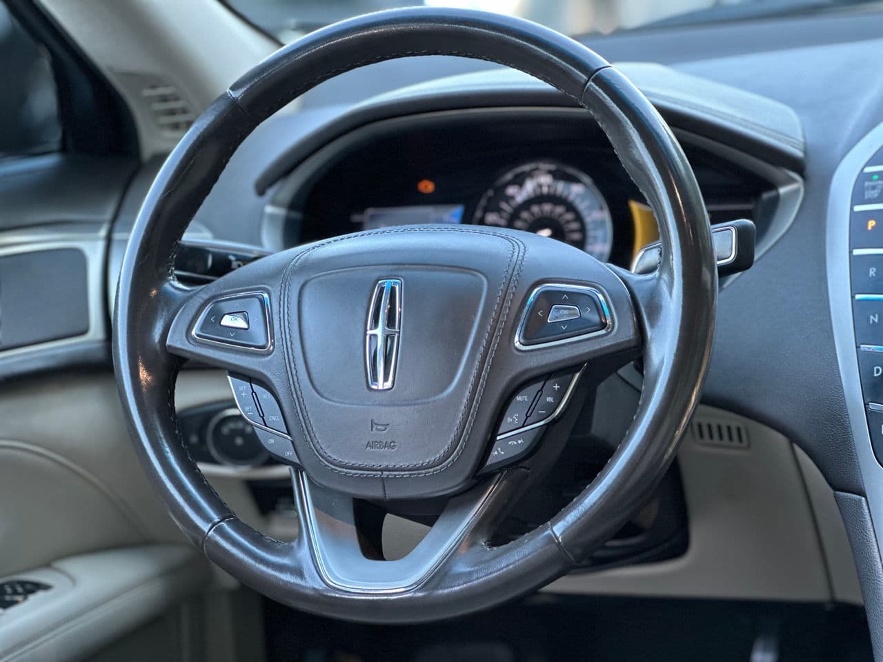 Lincoln MKZ 2018 — Миниатюра 10