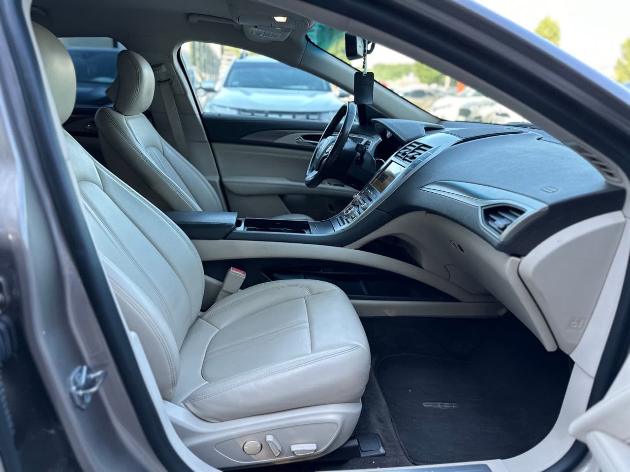 Lincoln MKZ 2018 — Миниатюра 17