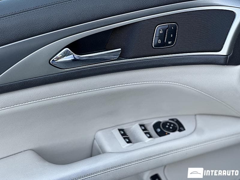 Lincoln MKZ 2018 — Миниатюра 7
