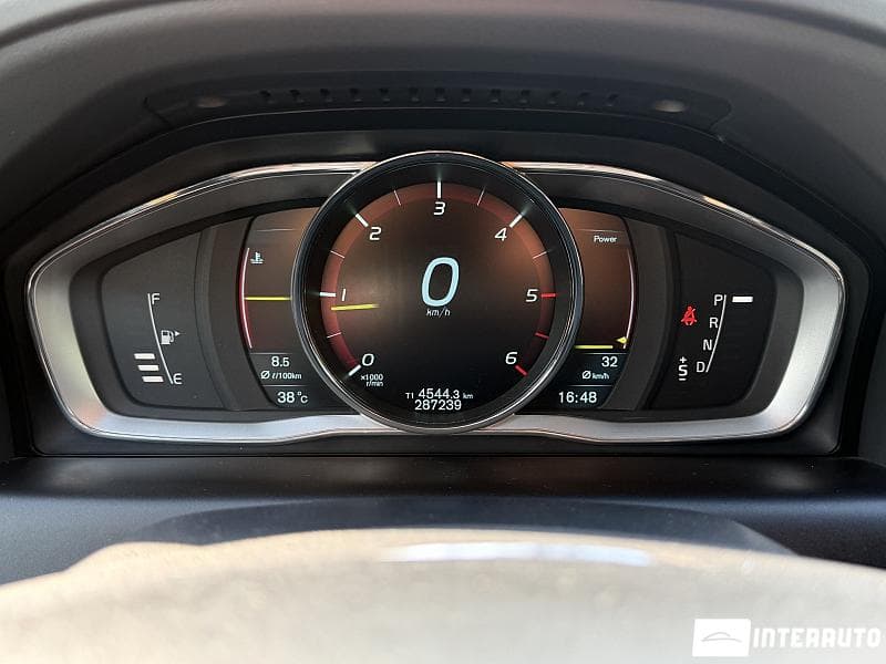 Volvo XC 60 2014 — Миниатюра 10