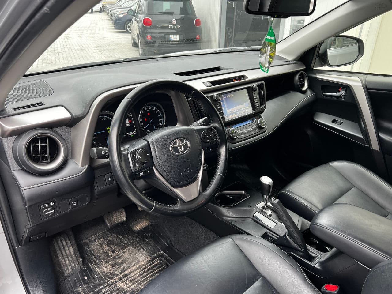 Toyota Rav-4 2017 — Миниатюра 8