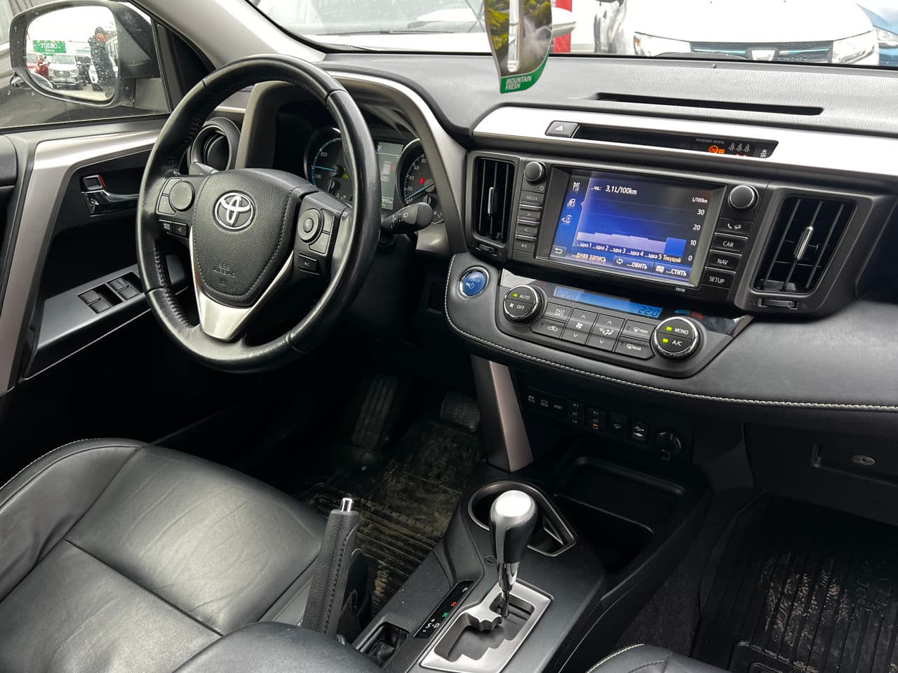 Toyota Rav-4 2017 — Миниатюра 6