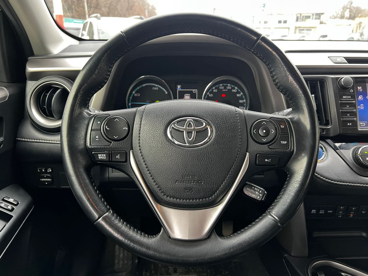 Toyota Rav-4 2017 — Миниатюра 9