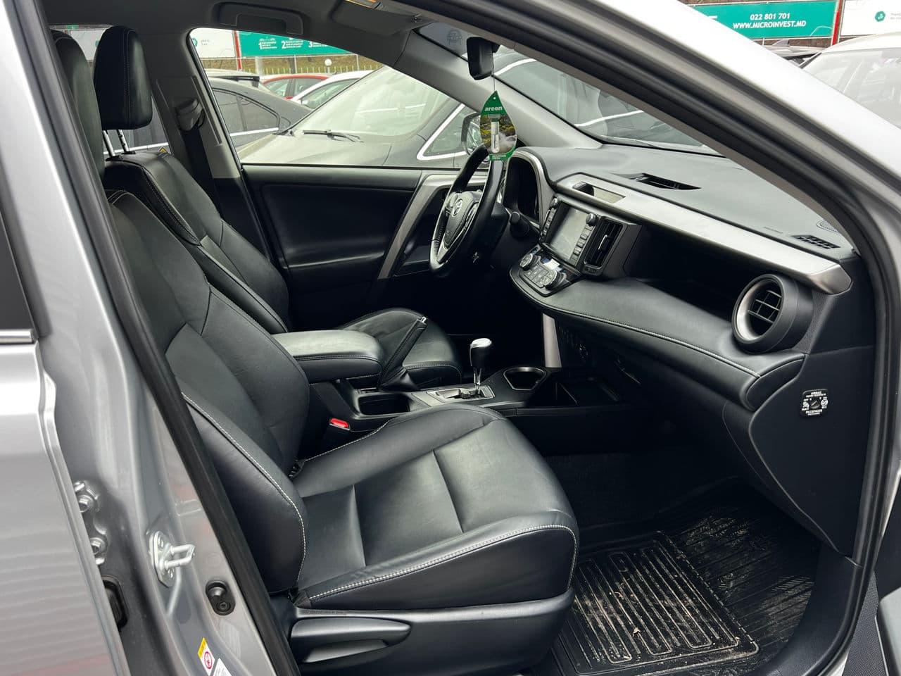 Toyota Rav-4 2017 — Миниатюра 5