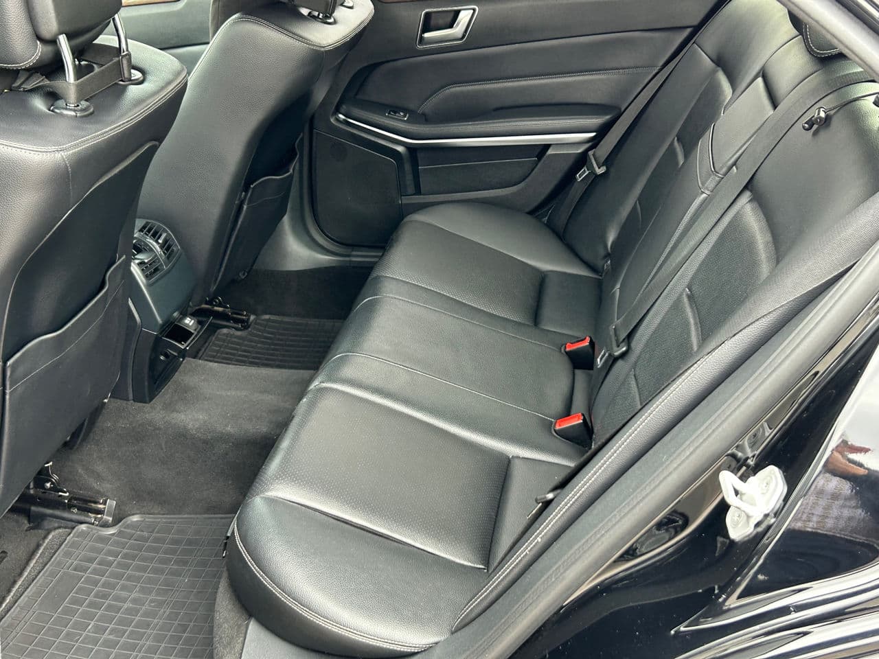 Mercedes E 200 2015 — Миниатюра 17