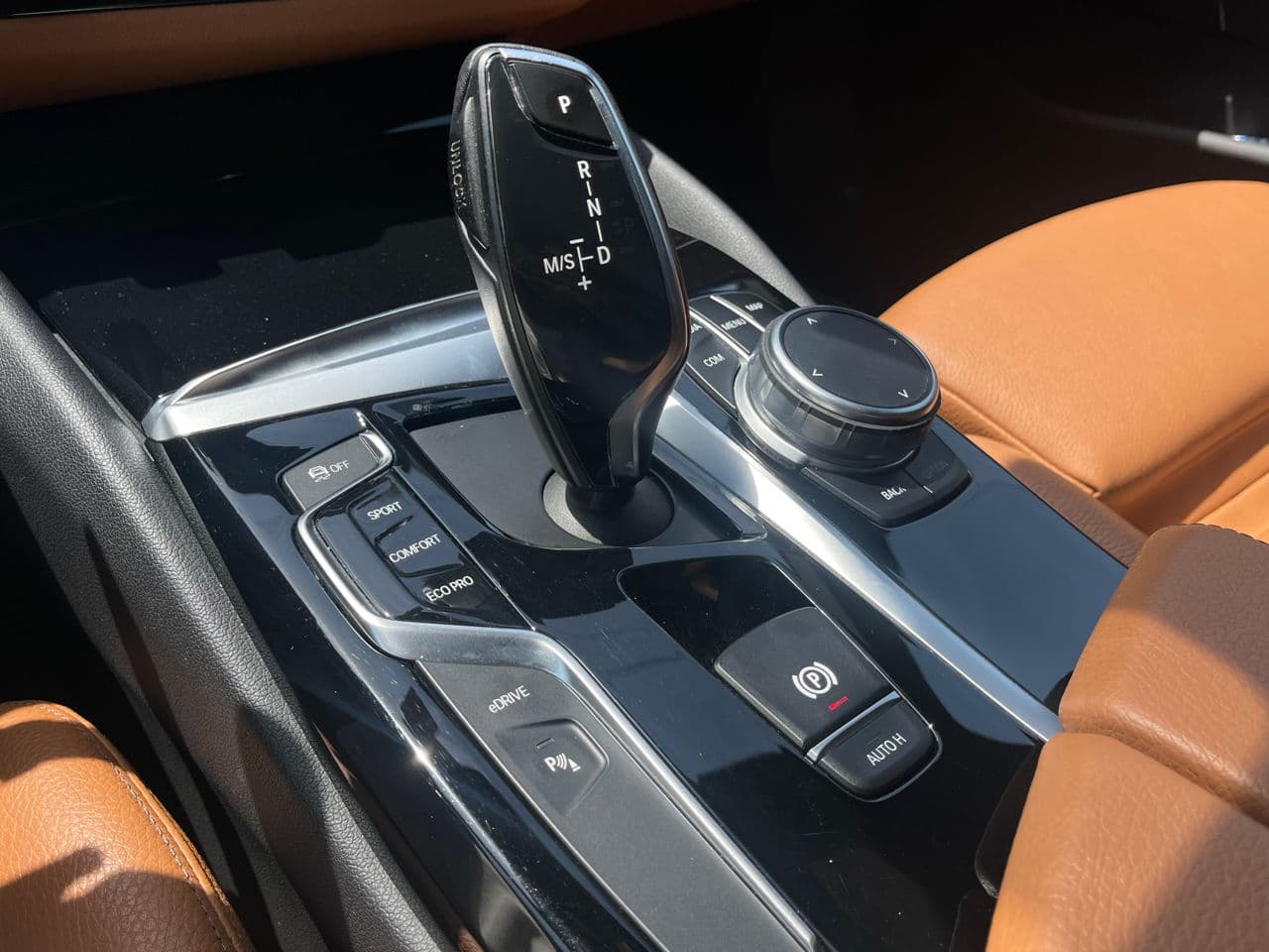 BMW 530e 2017 — Миниатюра 14