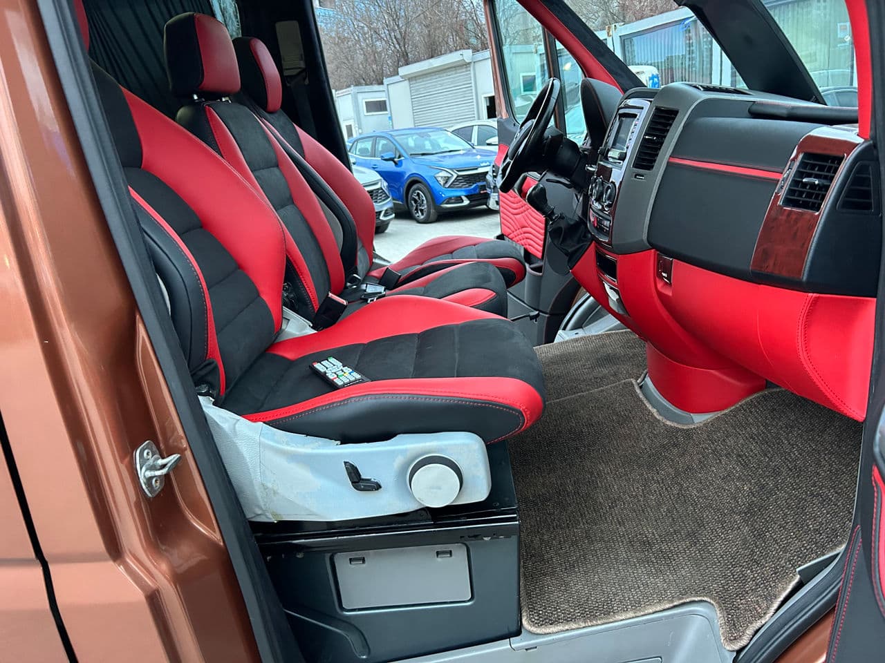 Volkswagen Crafter 2006 — Миниатюра 12