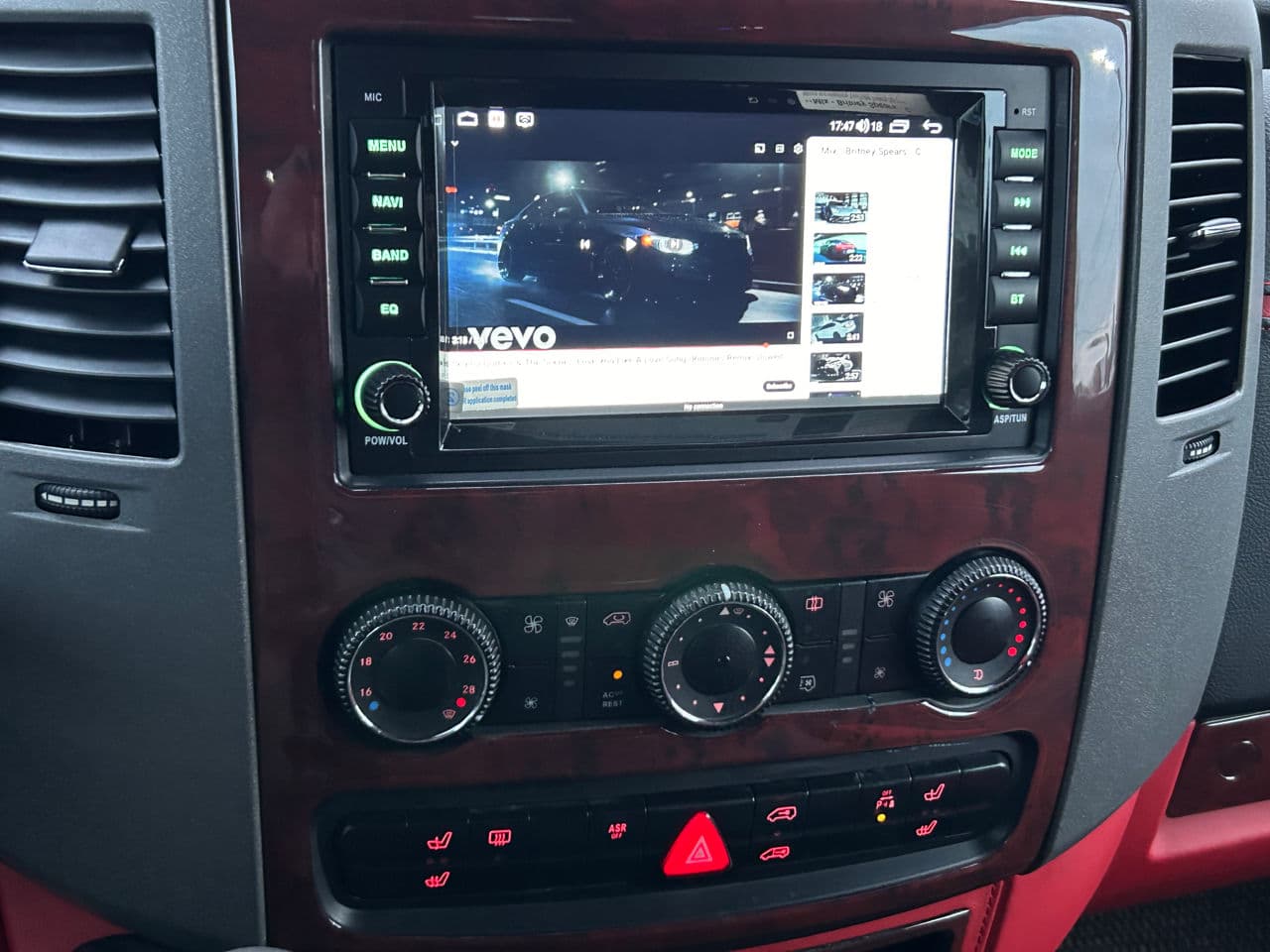 Volkswagen Crafter 2006 — Миниатюра 11