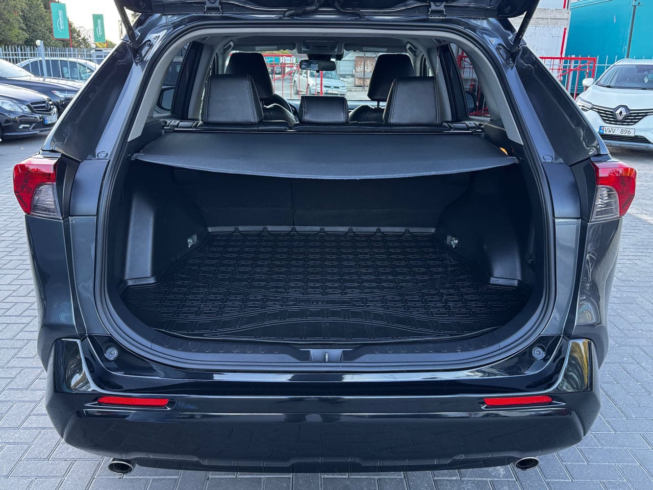 Toyota Rav-4 2019 — Миниатюра 17