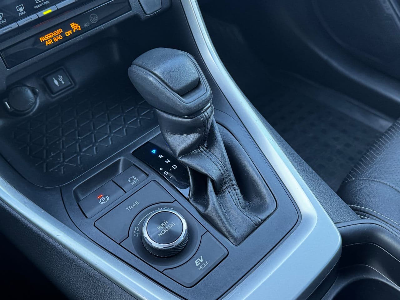 Toyota Rav-4 2019 — Миниатюра 14