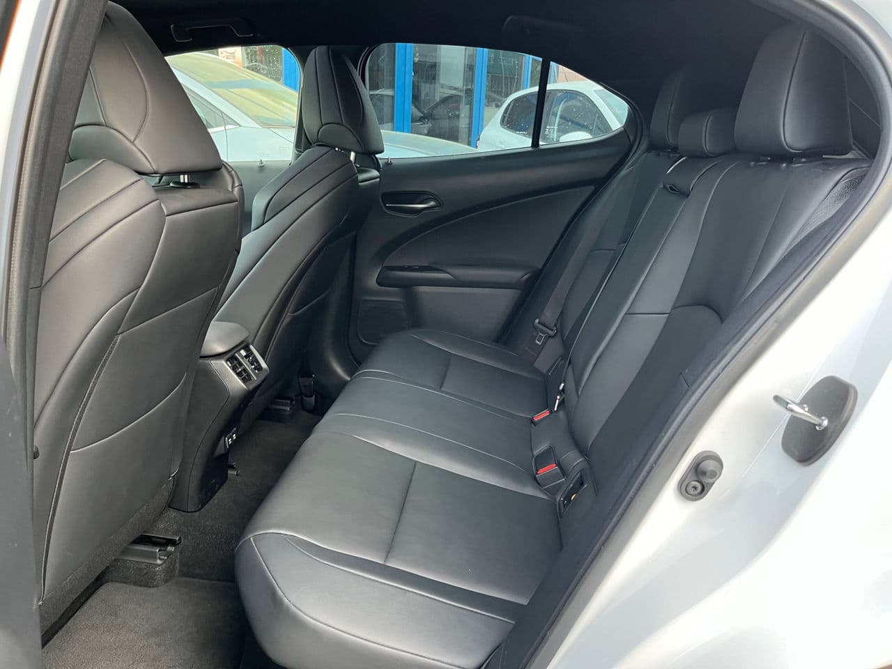 Lexus UX 250h 2020 — Миниатюра 22