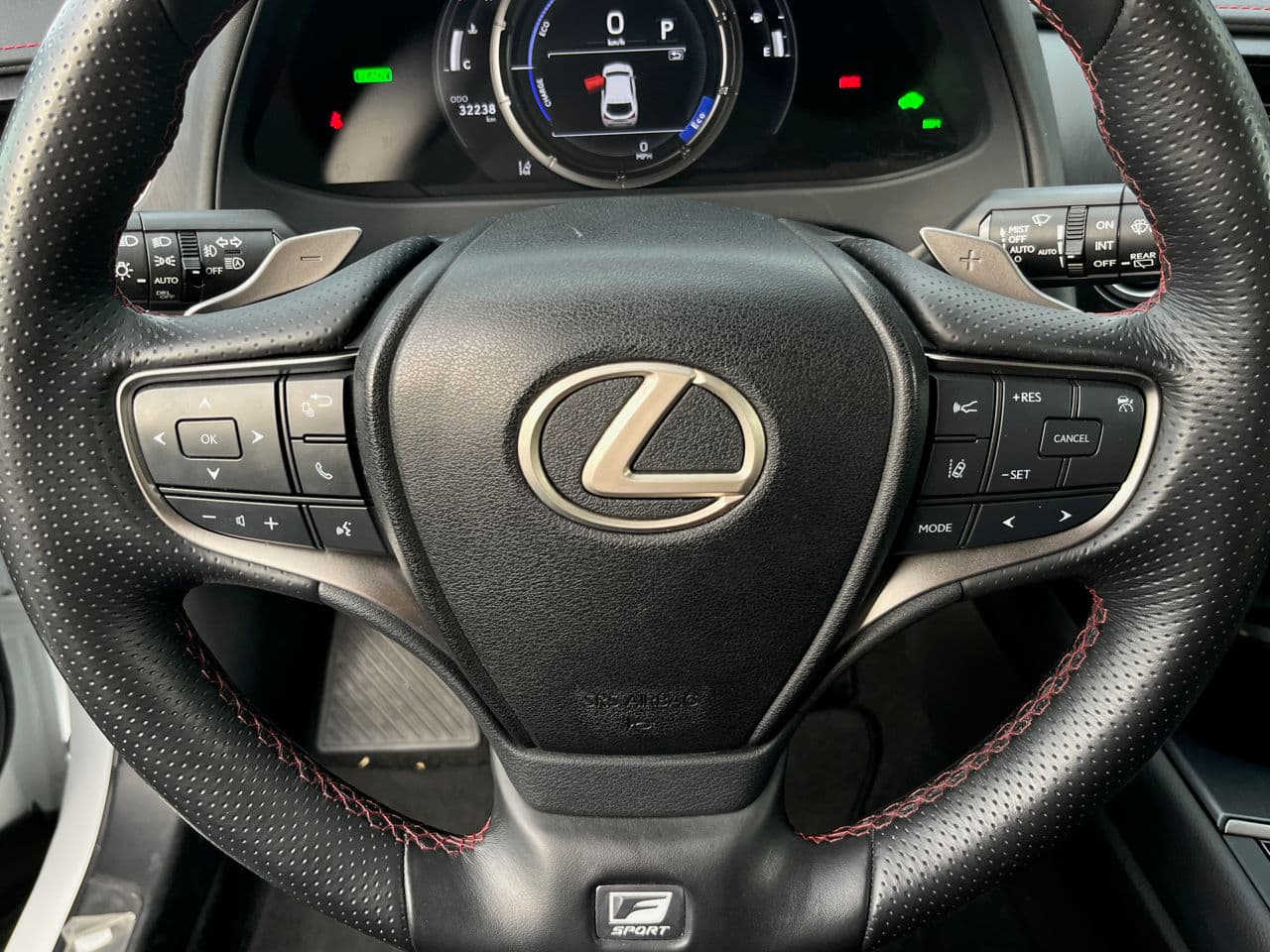 Lexus UX 250h 2020 — Миниатюра 12
