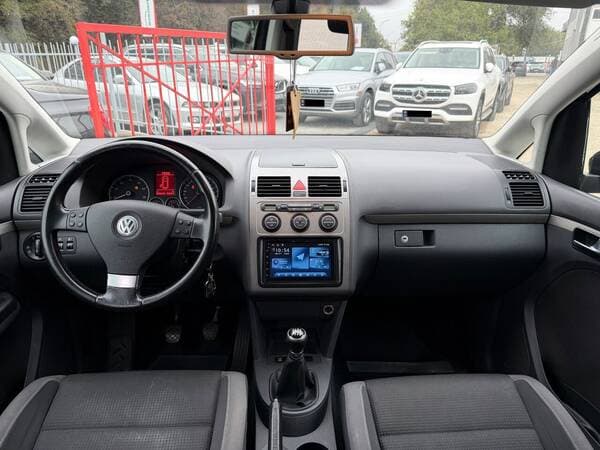 Volkswagen Touran 2010 — Миниатюра 7