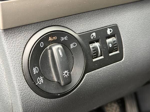 Volkswagen Touran 2010 — Миниатюра 14