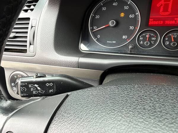 Volkswagen Touran 2010 — Миниатюра 9