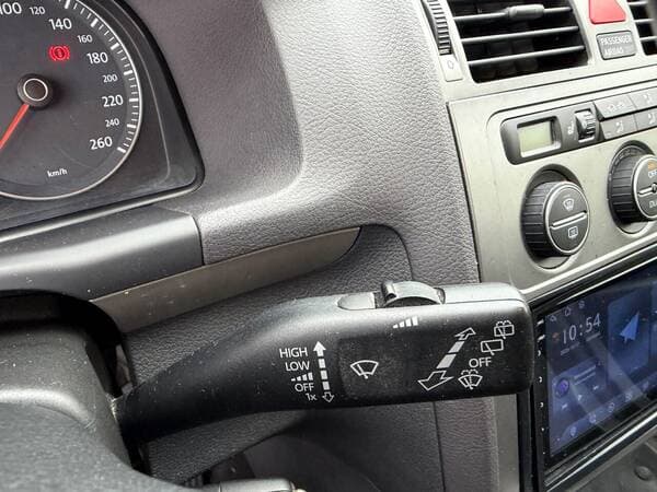 Volkswagen Touran 2010 — Миниатюра 10