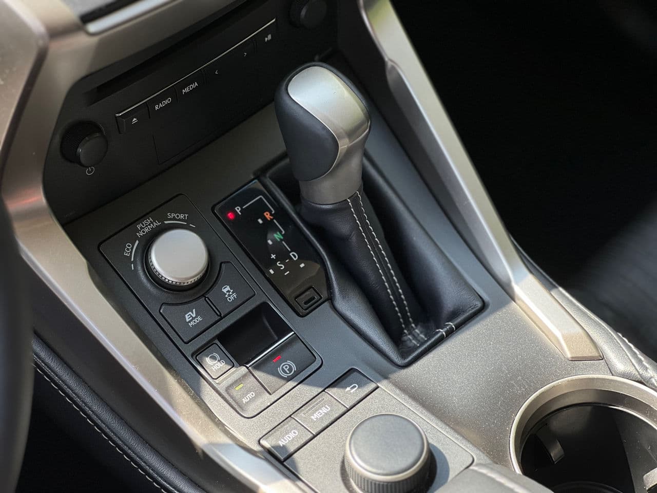 Lexus NX 300H 2017 — Миниатюра 17