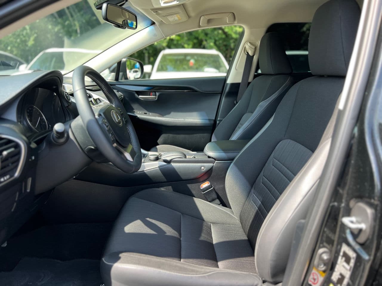 Lexus NX 300H 2017 — Миниатюра 21