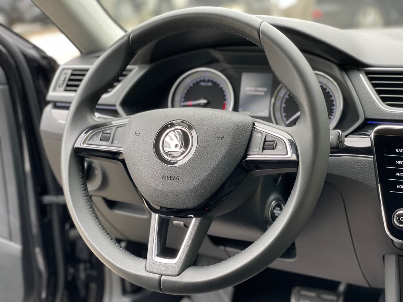 Skoda Superb 2019 — Миниатюра 7