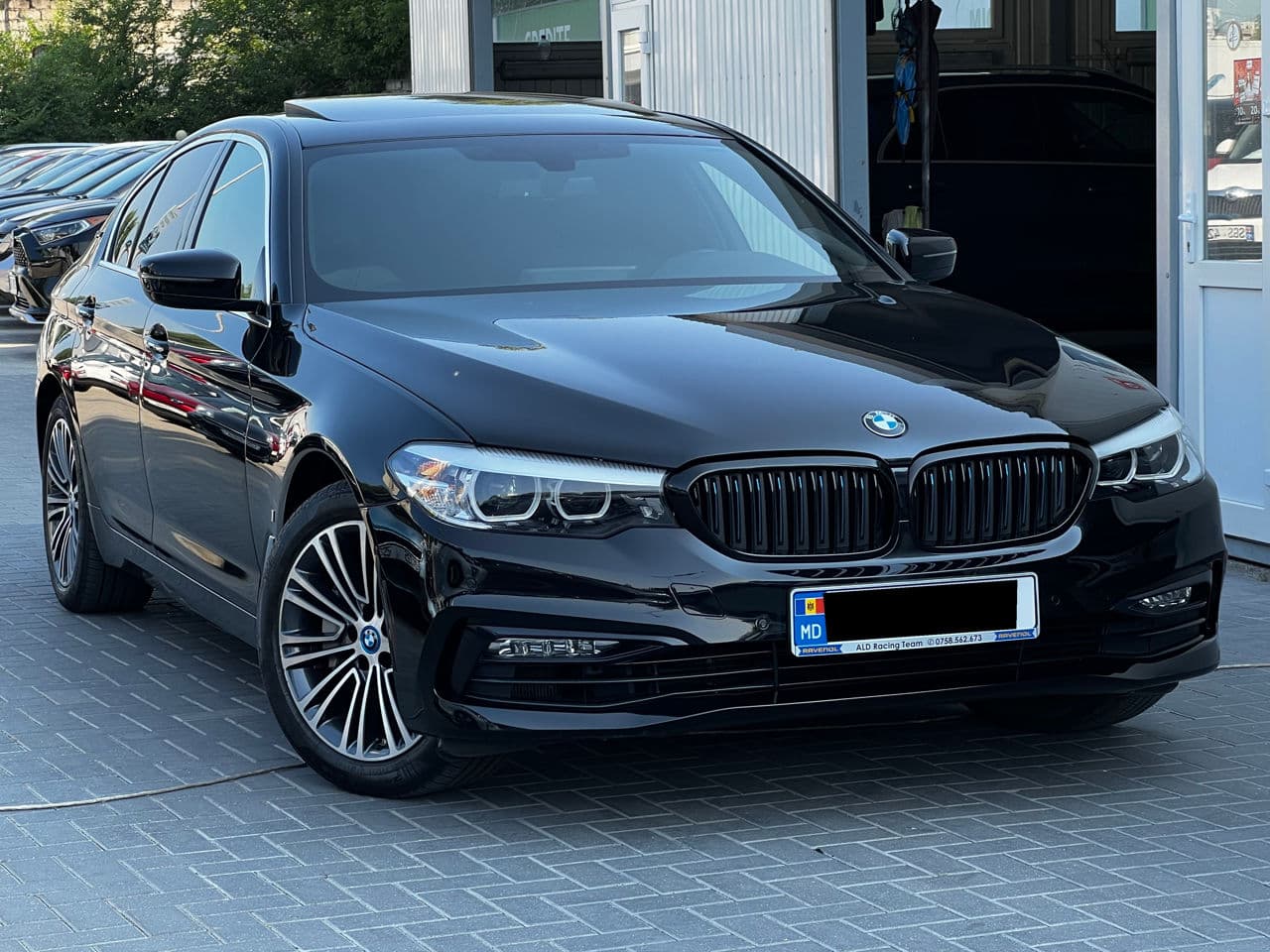 BMW 530e 2018 — Миниатюра 3