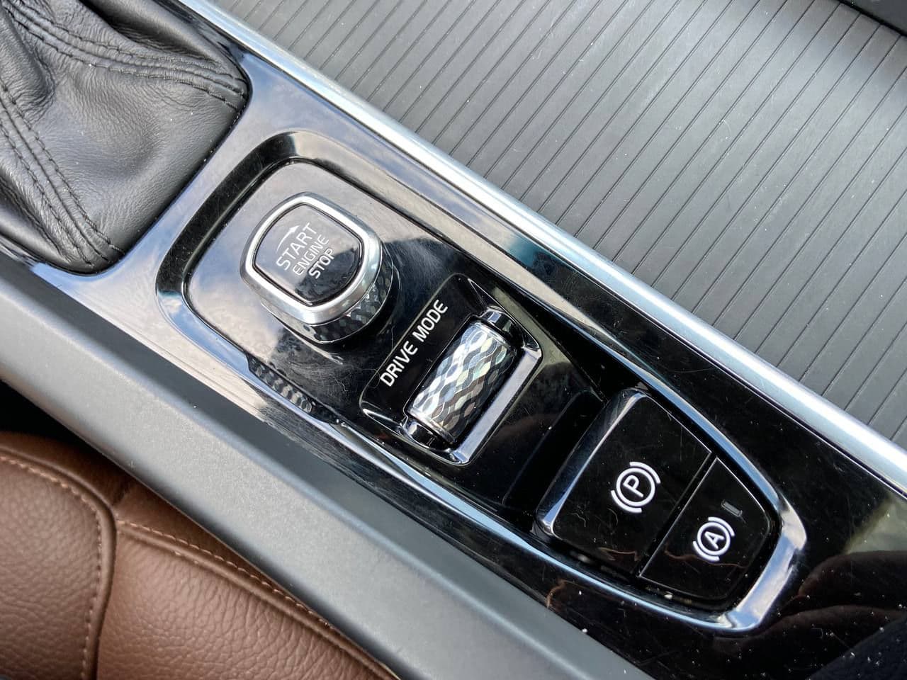 Volvo XC 60 2018 — Миниатюра 16