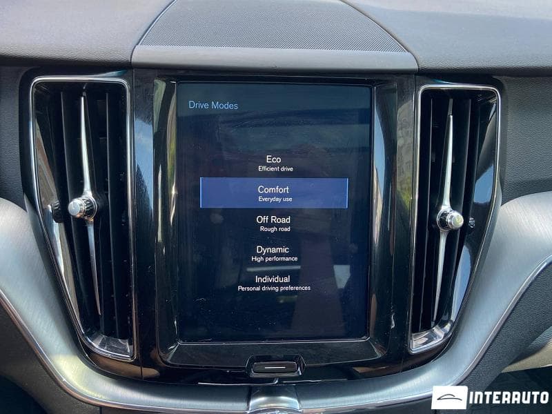 Volvo XC 60 2018 — Миниатюра 11