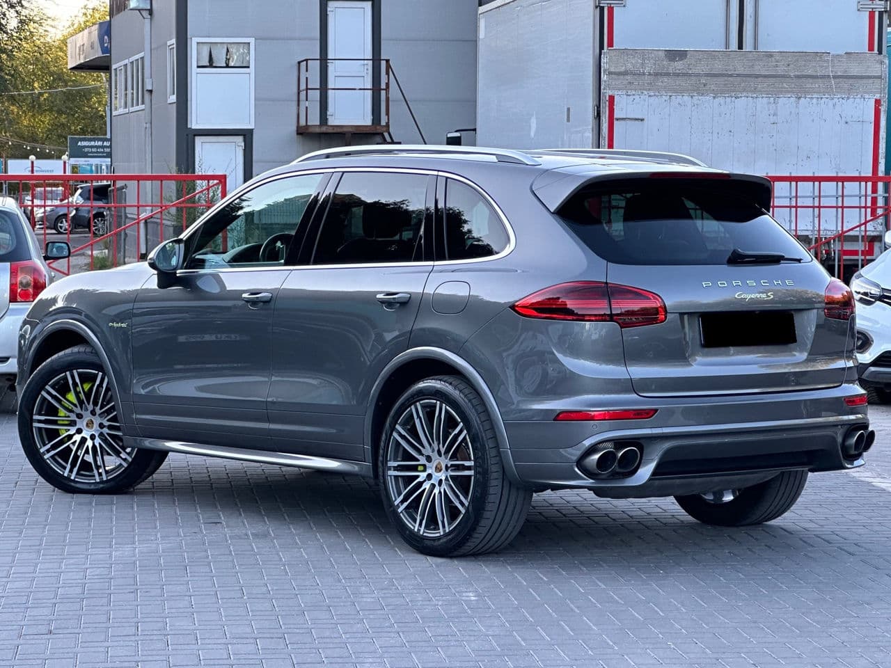 Porsche Cayenne S Hybrid 2015 — Миниатюра 2