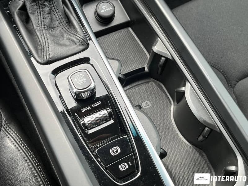 Volvo XC 60 2017 — Миниатюра 18