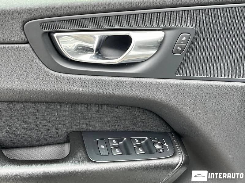 Volvo XC 60 2017 — Миниатюра 6