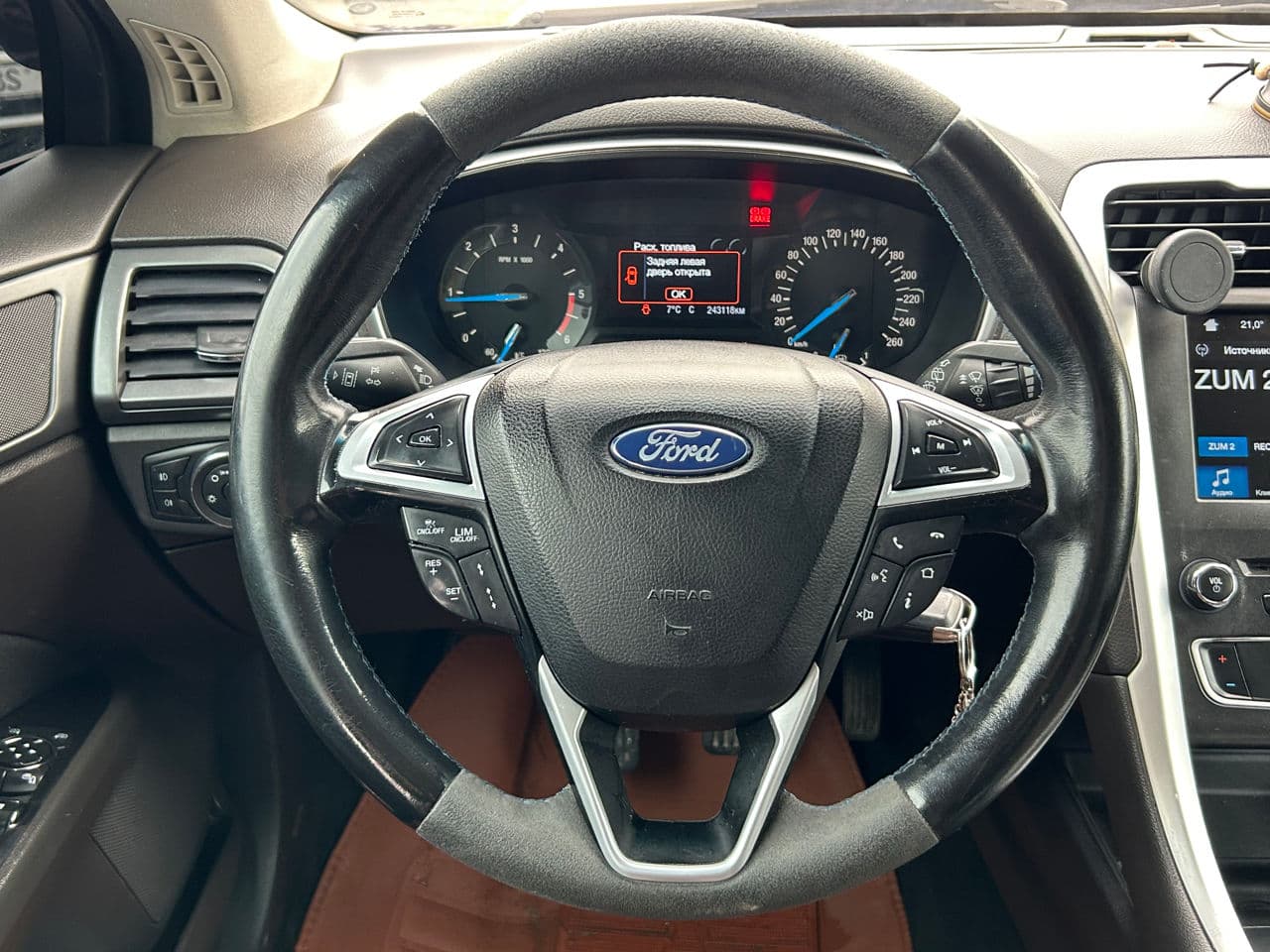 Ford Mondeo 2016 — Миниатюра 10