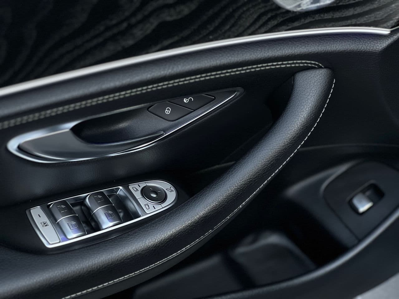 Mercedes E 220 2016 — Миниатюра 20