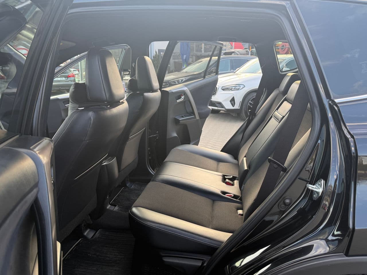 Toyota Rav-4 2017 — Миниатюра 13