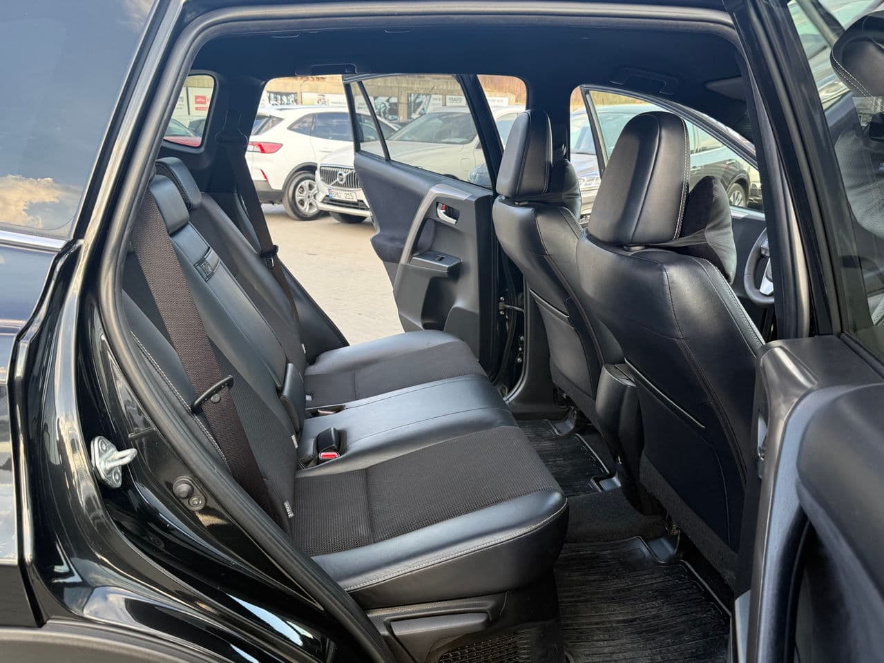 Toyota Rav-4 2017 — Миниатюра 14