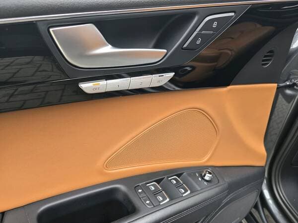 2016 Audi A8 — Miniatură 18