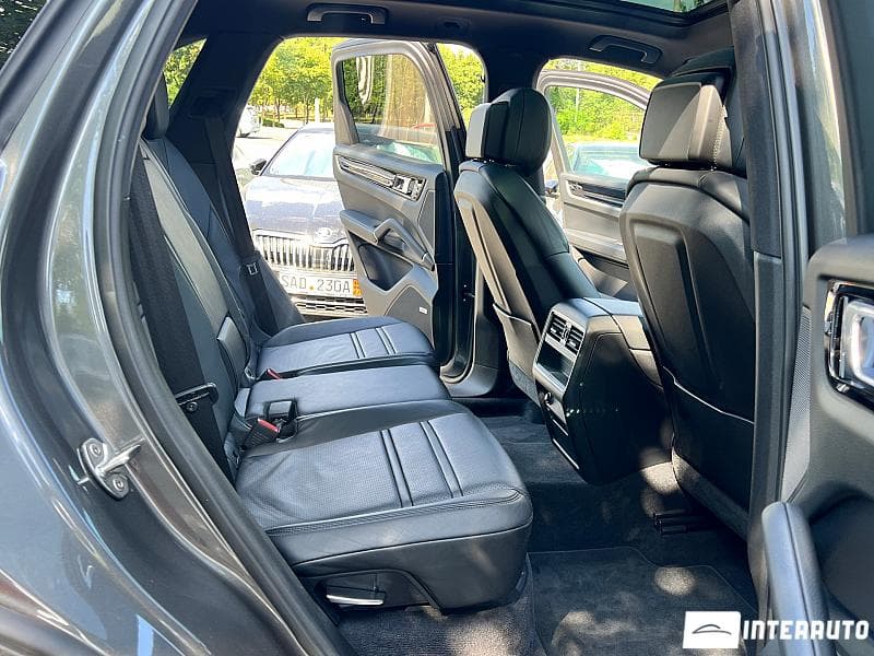 Porsche Cayenne 2019 — Миниатюра 16