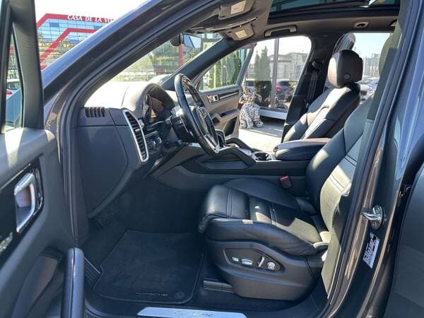 2019 Porsche Cayenne — Miniatură 7