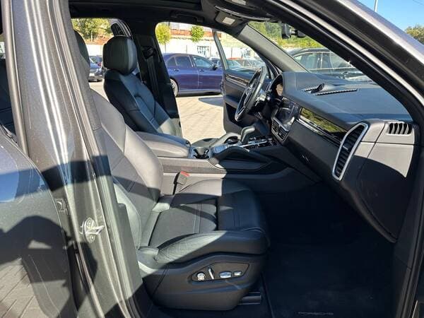 2019 Porsche Cayenne — Miniatură 8