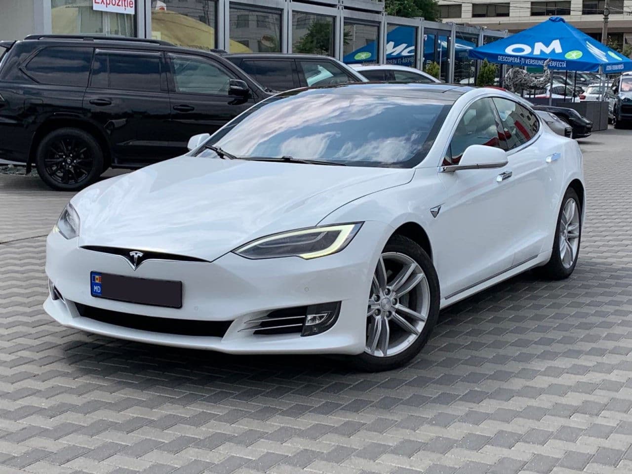Tesla Model S 2016 — Миниатюра 3