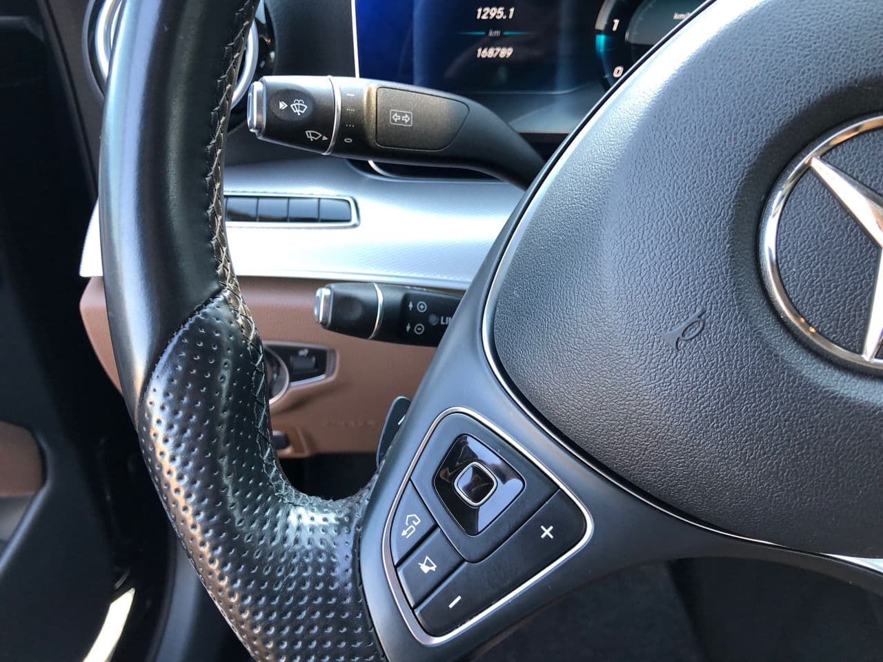 Mercedes E 220 2016 — Миниатюра 9
