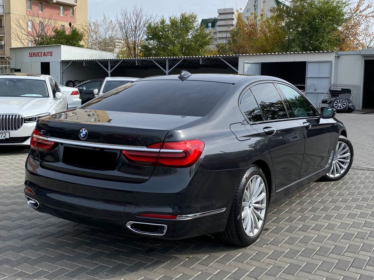 BMW 740 2018 — Миниатюра 4