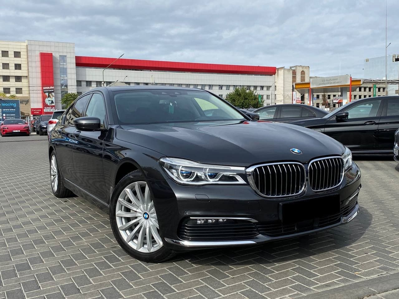 BMW 740 2018 — Миниатюра 3
